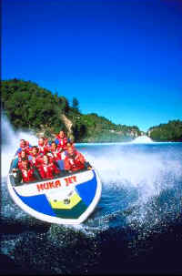 jetboat1.jpg (8645 bytes)